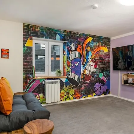Ash - Urban Jungle - Indoor Playgrnd, Netflix, Ssc Apartmán